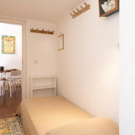 Guesthost - Ortigia Colourful *